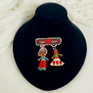Vintage Native American beadwork pin/brooch